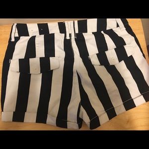 American Eagle Hi-Rise Shortie shorts size 2